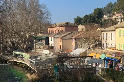 image du village de Fontaine de Vaucluse