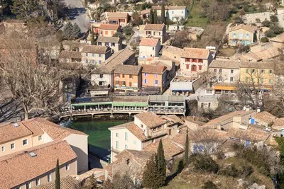 image du village de Fontaine de Vaucluse