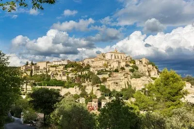 image de village de provence